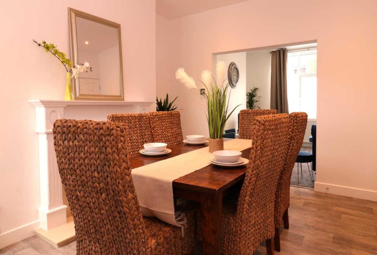 Rydal House 2 Bedroom House With Upstairs Bathroom Ньютон-ле-Віллоуз Номер фото
